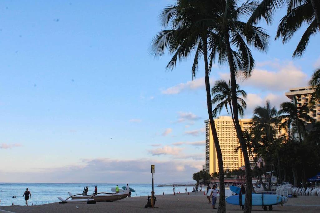 Seashore Waikiki Studio 1 Block From A Beach No Resort Fees ホノルル エクステリア 写真